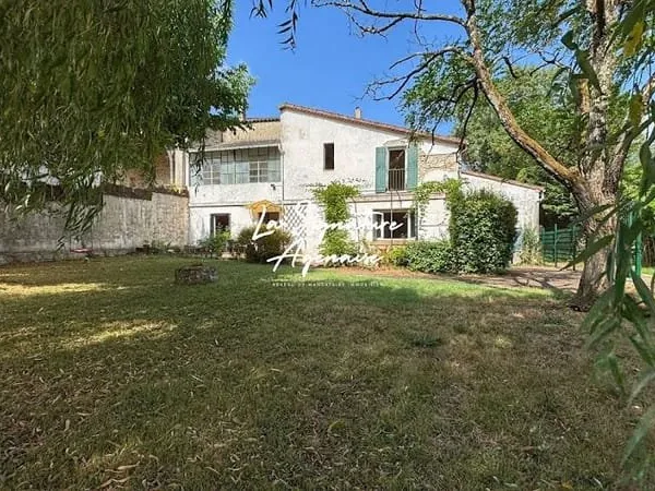 Maison 8 pièces 215 m²