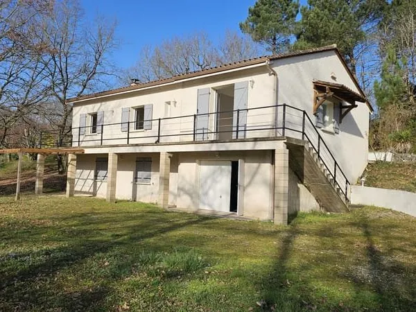 Maison individuelle avec dépendance et terrain