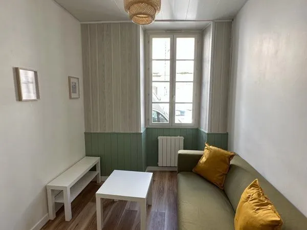 Appartement T2 refait à neuf - libre le 1er juillet