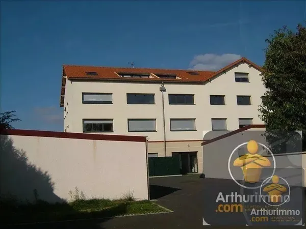 À VENDRE - Appartement 2 pièces vendu loué avec jardin, garage et parking