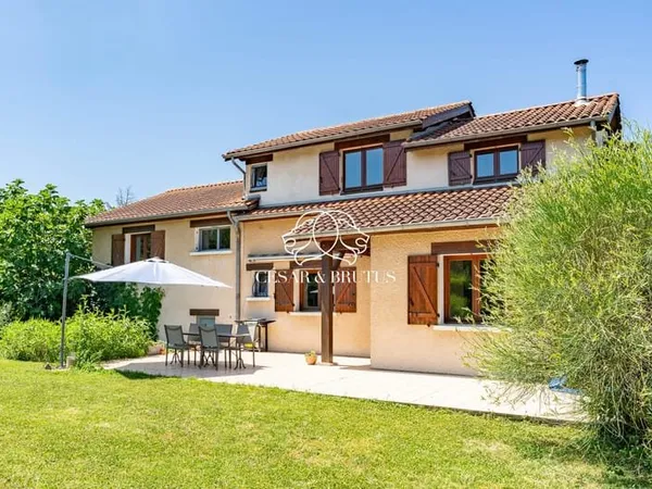 Maison familiale, 4 chambres + 2 bureaux, calme - LISSIEU