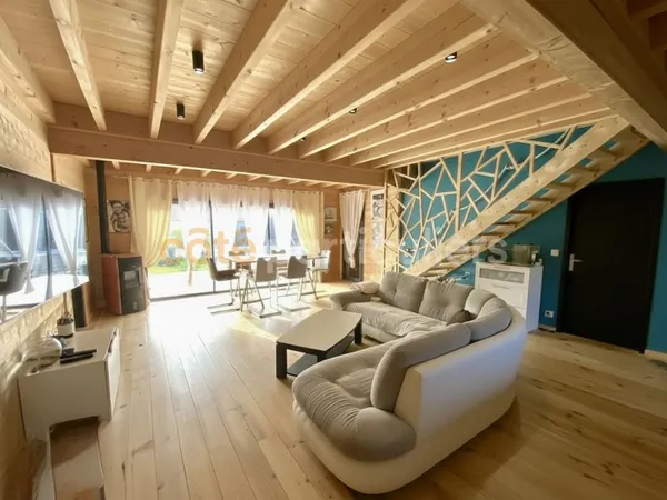 Maison en bois 134m² sur terrain clos de 566m²