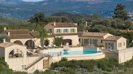 Villa 10 pièces 365 m²