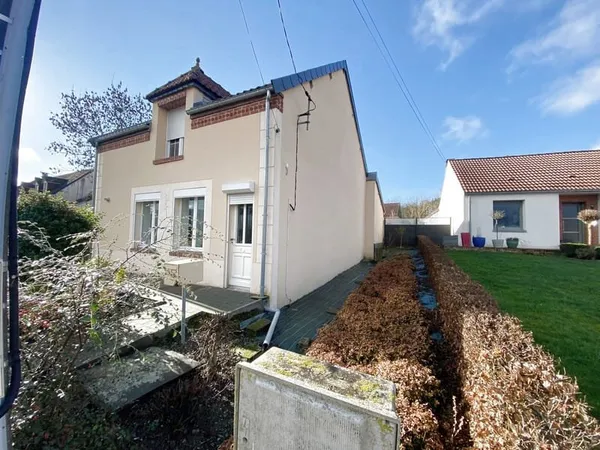Maison Individuelle Entièrement rénovée en 2012 - Rare sur l