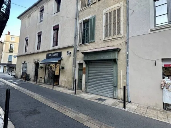 Local commercial 80 m²