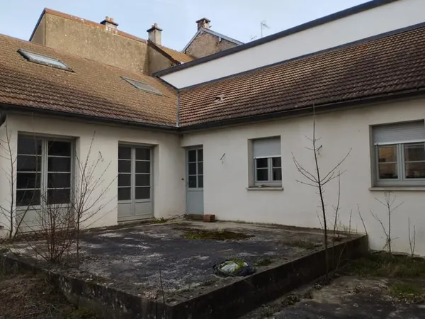 IMMEUBLE AVEC PLATEAUX NUS