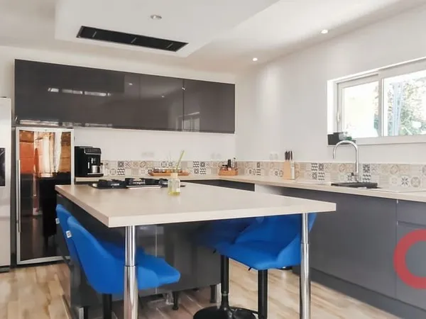 Maison 6 pièces 180 m²