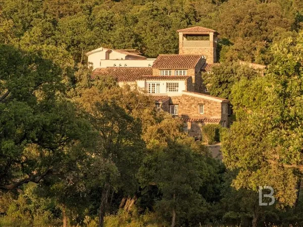 Beau studio à vendre au Plan de la Tour