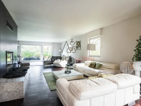 Maison Le Vésinet - 215,08 m2 - 7 pièces