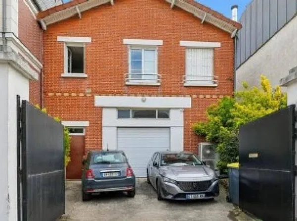 Bureau 365 m²