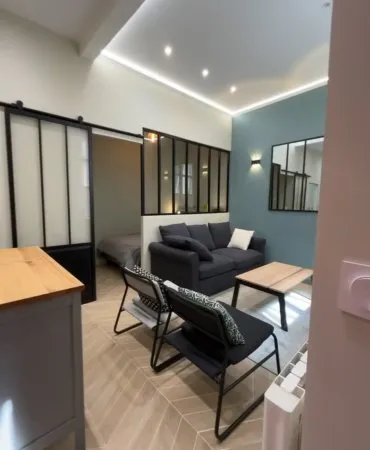 Loue T1bis avec chambre séparée / Toulouse Les Carmes - 24m²