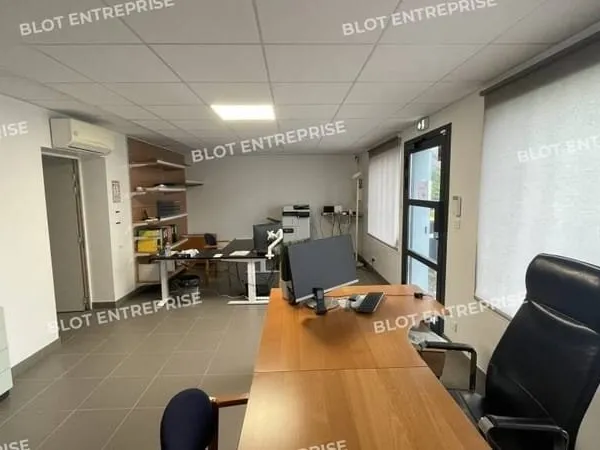 Bureaux 227 m²
