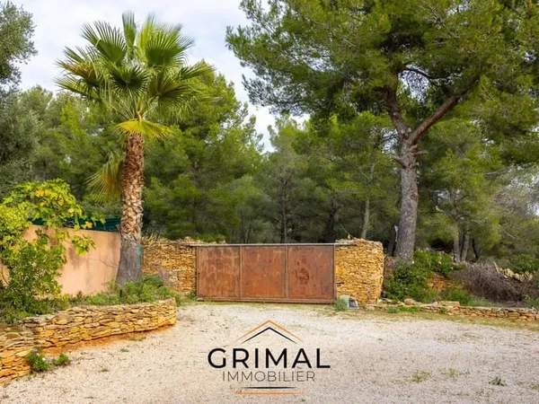 Maison de plain-pied 10 pièces 467 m²