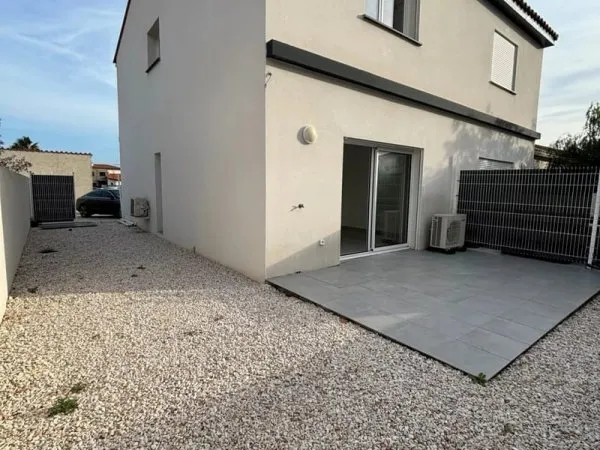 VILLA CONTEMPORAINE 3 FACES T3 AVEC PARKING