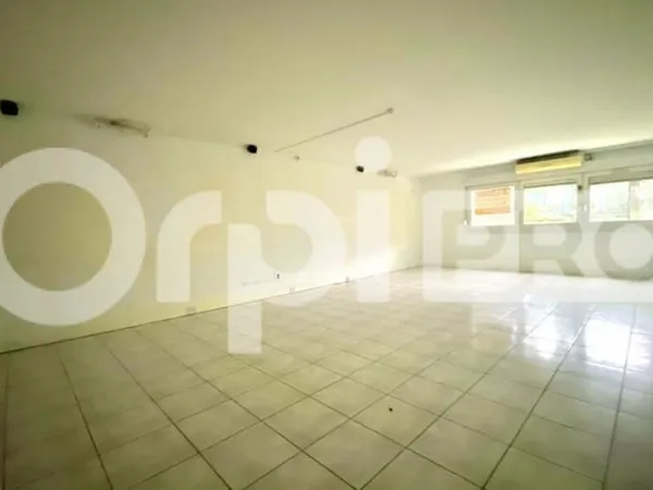 Bureau 104 m²