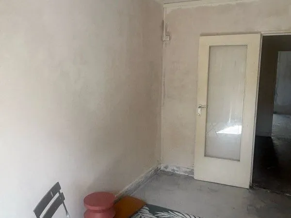 Apparemment à vendre Belleville Bas