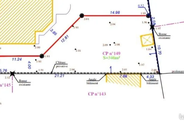 Terrain constructible clôturer