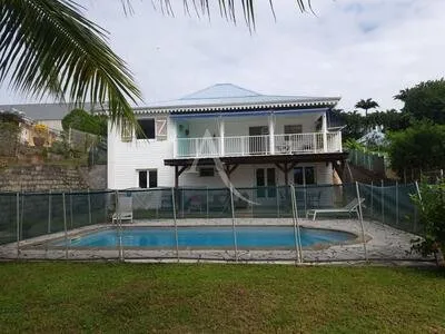 NOUVEAUTE: Villa SAINTE-LUCE 6 pièce(s) dont location saisonnière.