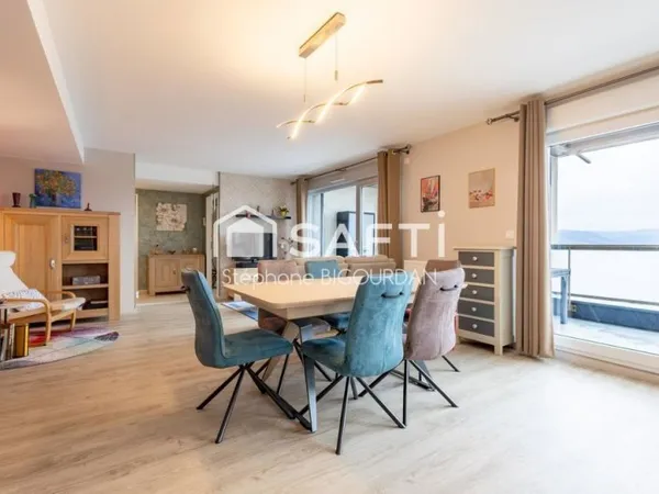 Appartement T4 de 2022, 3 ch, 2 sdb, terrasse, 3 stationnements