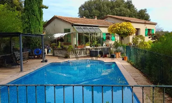 NOUVEAUTÉ : CONFORTABLE MAISON INDÉPENDANTE ET SON GRAND JAR