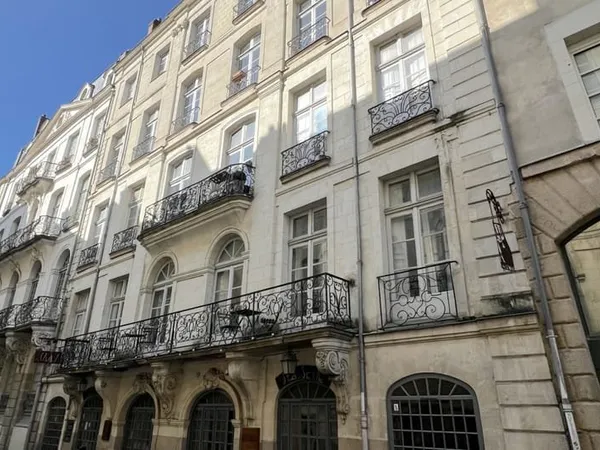 Élégance et patrimoine 117 m2 avec cachet ancien rue Kervéga