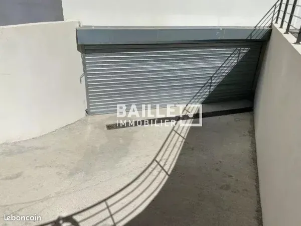 Parking/box 28 m² Montauroux