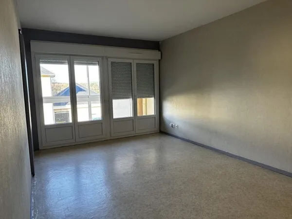 TREIGNAC - Appartement T4