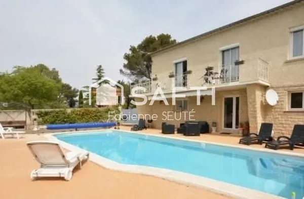 Maison de 240 m2 avec 3 logements, piscine