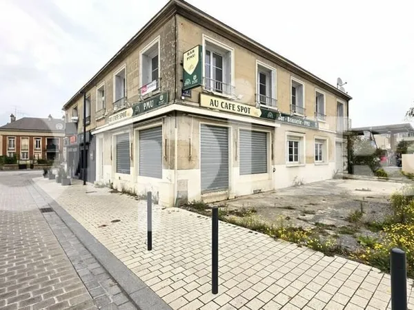 Local commercial 110 m²
