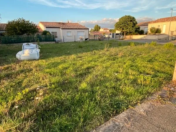 🌞 Terrain d'angle plein Sud - 393 m² - Quartier calme à Limoux
