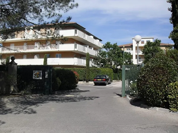Vente Puyricard proche du centre LC Gestion vos propose un appartement de type 2 avec grande terrass