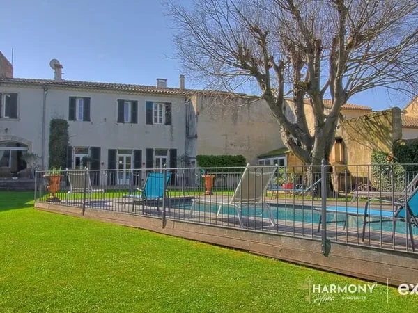 Demeure bourgeoise de caractère - 400 m² - jardin avec pis