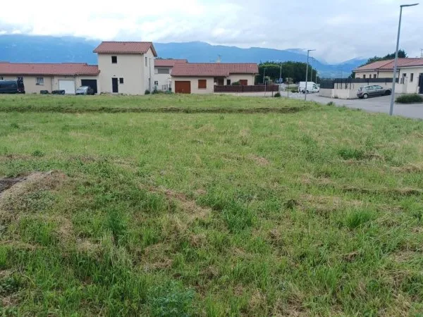 Terrain constructible 503 m² - Chatte