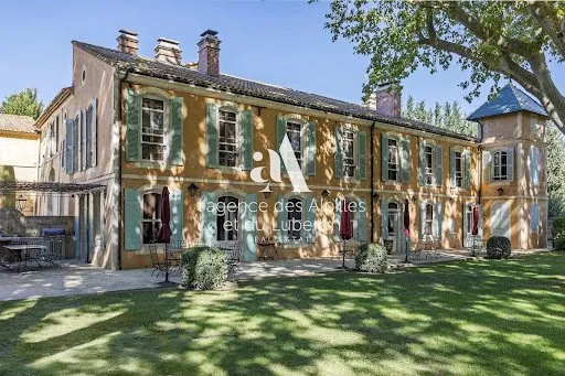 Maison 25 pièces 1400 m²