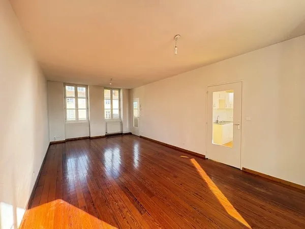 À vendre Appartement Duplex T5 de 104 m2 sur Charlieu
