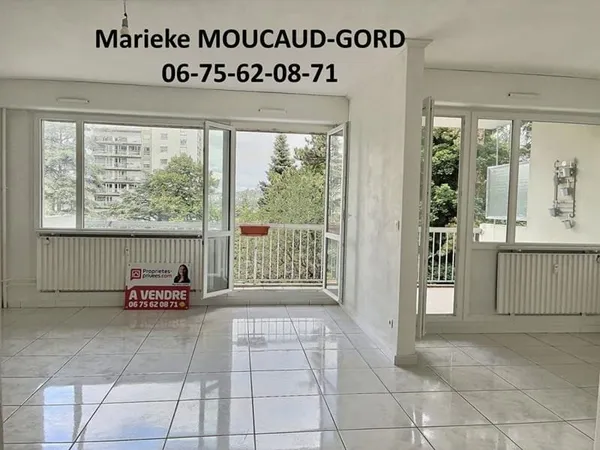 SAINT ETIENNE 42100 bel appartement de 104 m² 3 chambres et place de parking