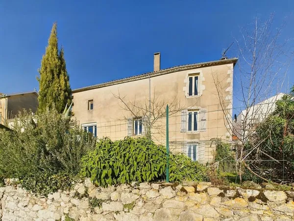 Charmante maison de village avec jardin et garage