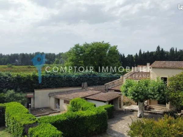 Mas 10 pièces 185 m²
