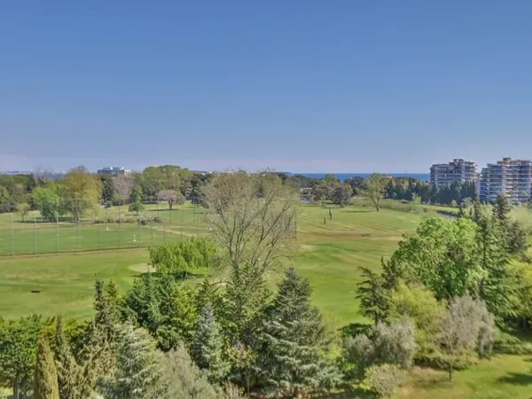 Mandelieu - Avant dernier étage, beau 2/3P, terrasse 14m² et vue mer. Piscine, tennis, parking