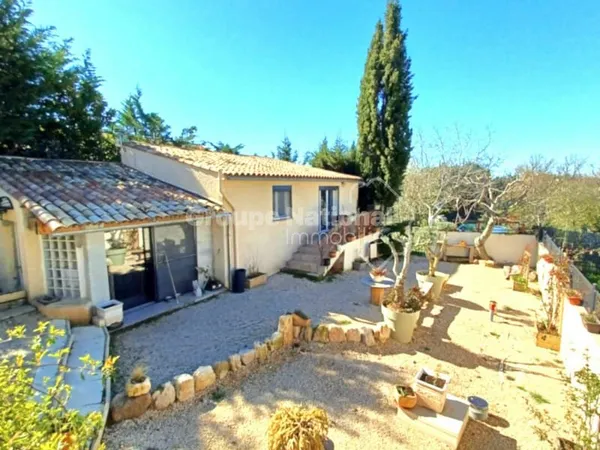 Ensemble de 3 maisons VALENSOLE