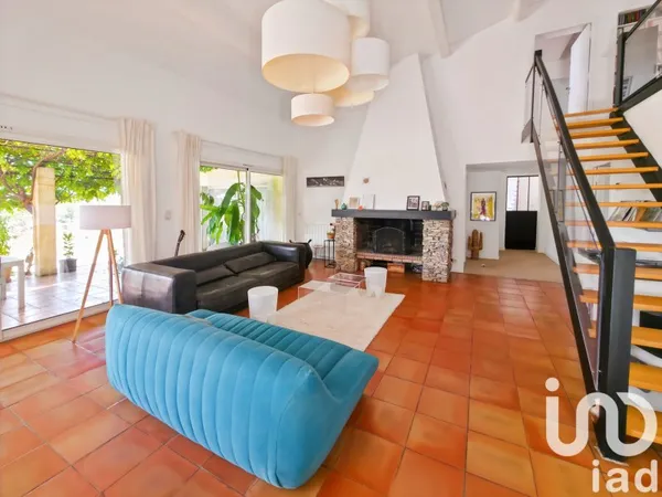 Maison 9 pièces 299 m²