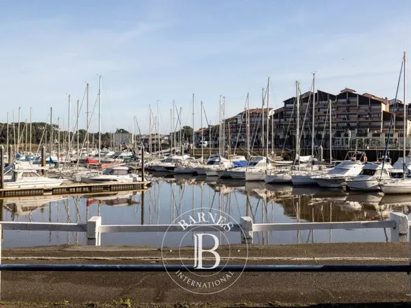 CAPBRETON, VUE SUR LE PORT
