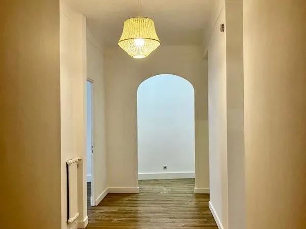 Appartement 2 Pièces Traversant - 63 m² - Nice Libération