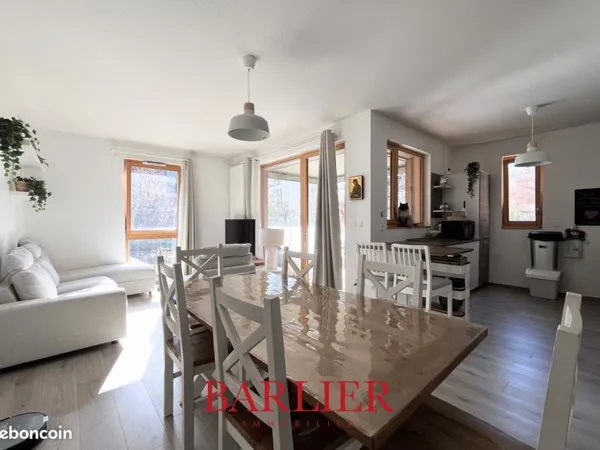 Appartement 6 pièces 96 m²