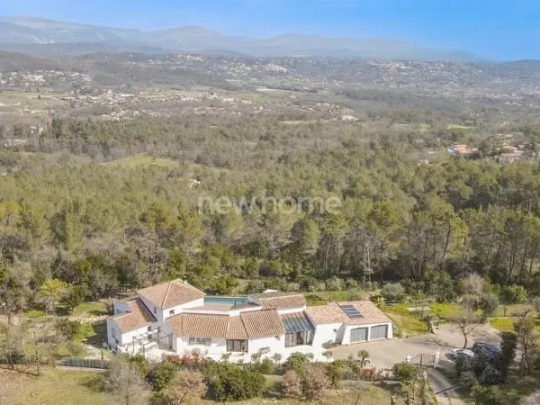 Villa moderne avec vue panoramique