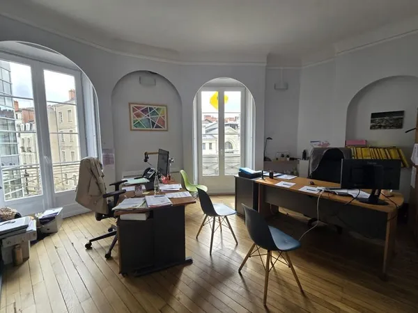 NANTES CENTRE Bureaux à louer 124 m2