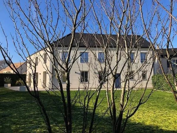 Maison 8 pièces 350 m²
