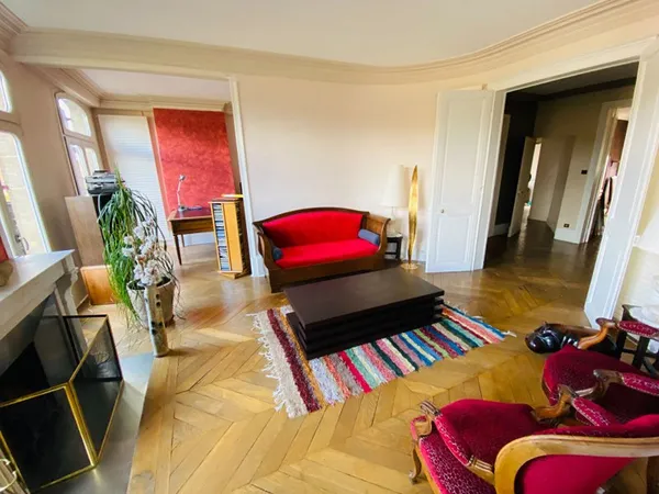 Appartement 7 pièces 296 m²