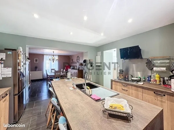 Maison 9 pièces 231 m²