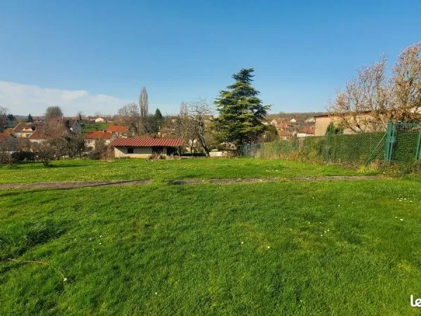 Terrain constructible viabilisé 772 m2